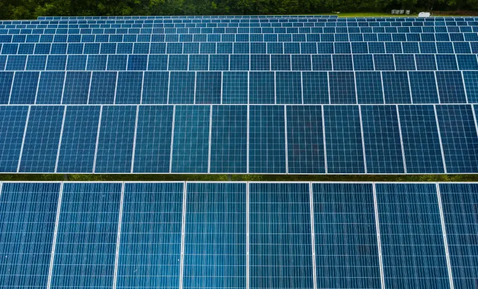 Quelle surface faut-il pour alimenter une maison en solaire ?